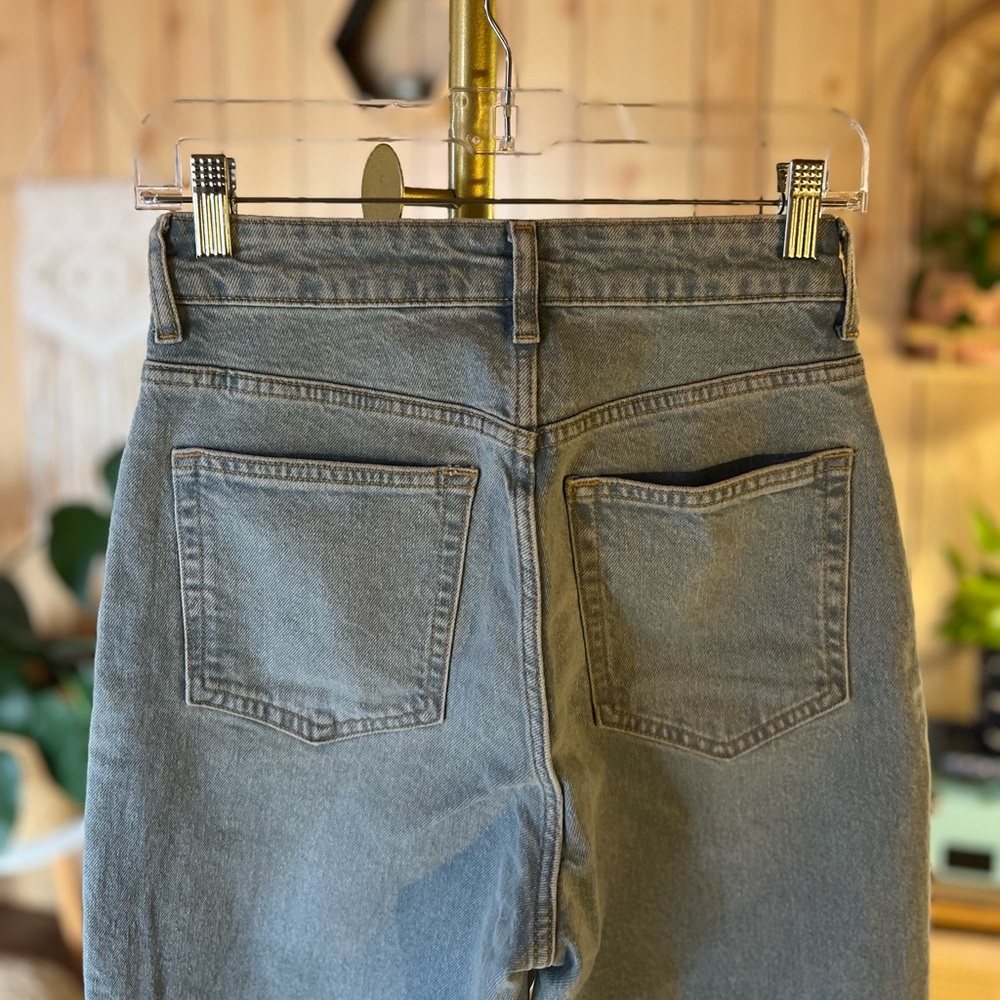 H&M High Rise Mom Jeans - Picture 8 of 8